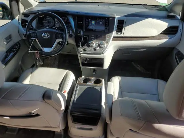 2015 TOYOTA SIENNA XLE  