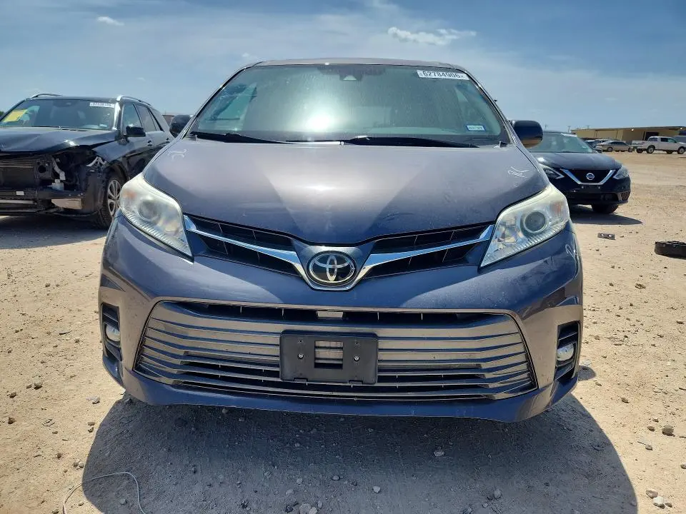 2020 TOYOTA SIENNA XLE 8-PASSENGER  