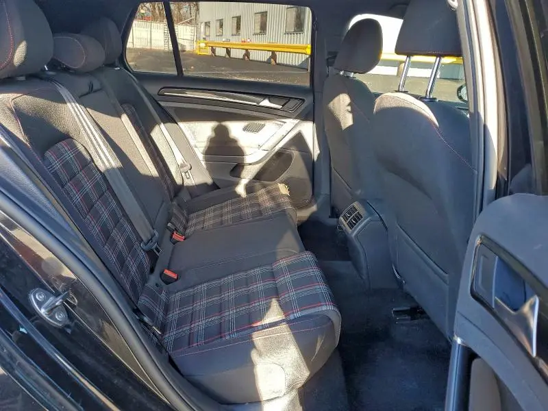 2017 VOLKSWAGEN GTI S/SE  