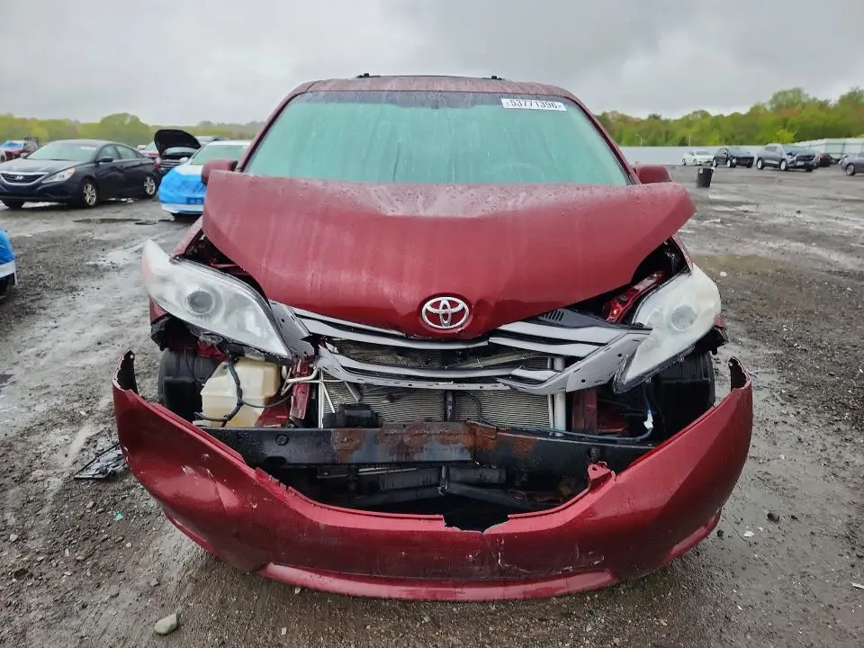 2012 TOYOTA SIENNA XLE 8-PASSENGER  