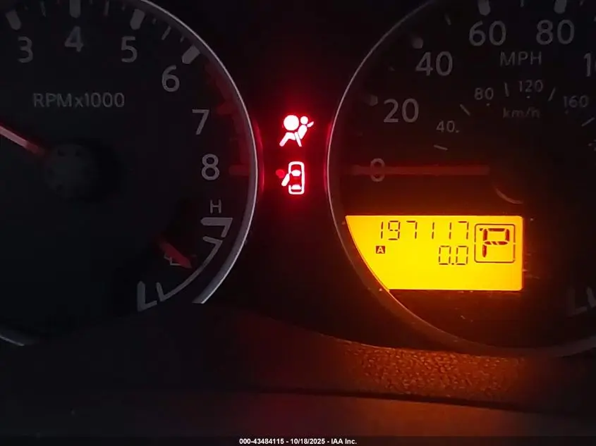 2011 NISSAN PATHFINDER SV