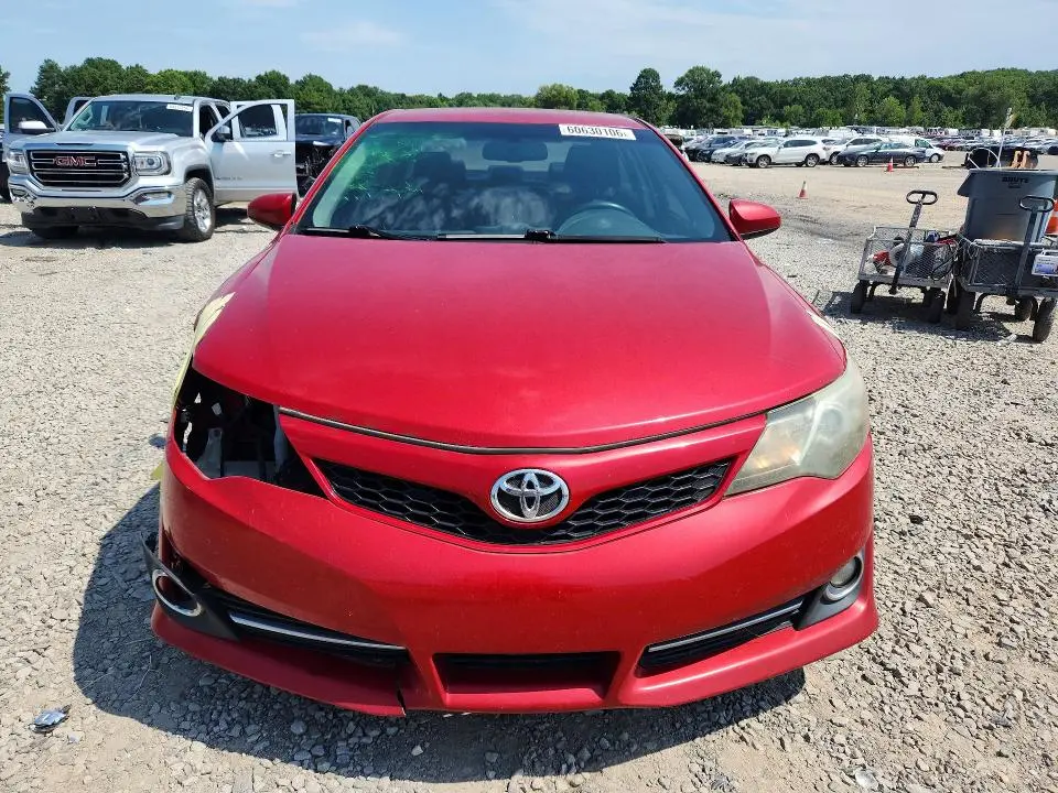 2013 TOYOTA CAMRY SE  