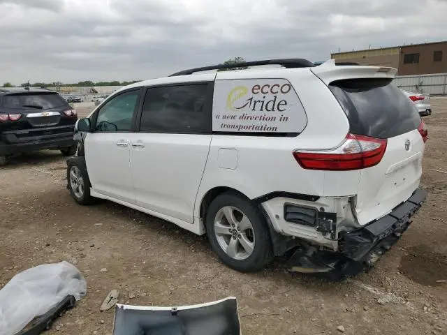 2019 TOYOTA SIENNA LE  