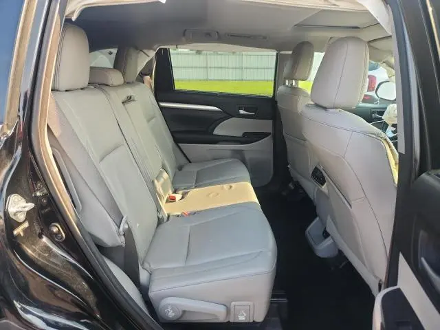 2014 TOYOTA HIGHLANDER XLE  