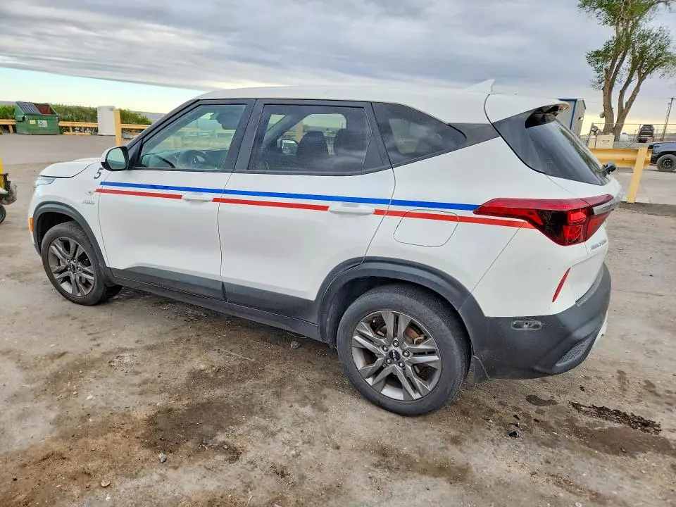 2022 KIA SELTOS LX  