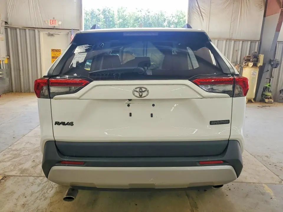 2024 TOYOTA RAV4 ADVENTURE  