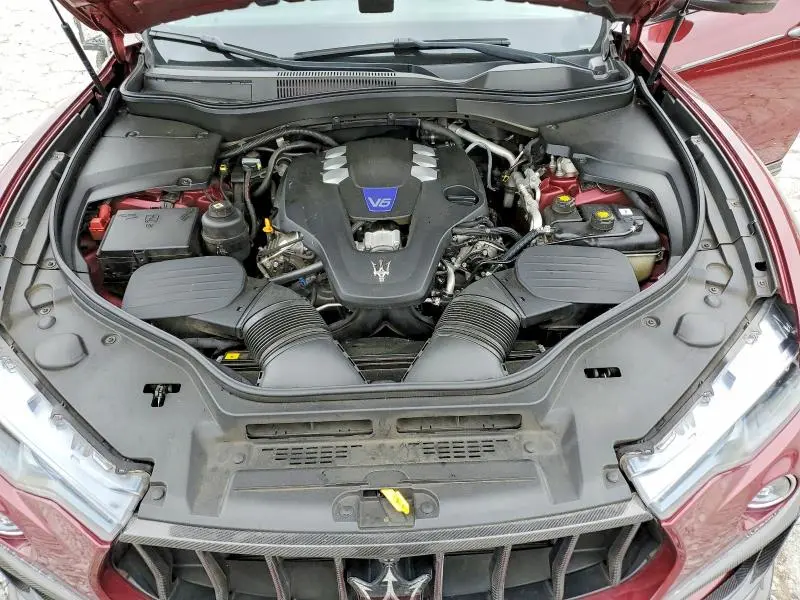 2017 MASERATI LEVANTE S SPORT  