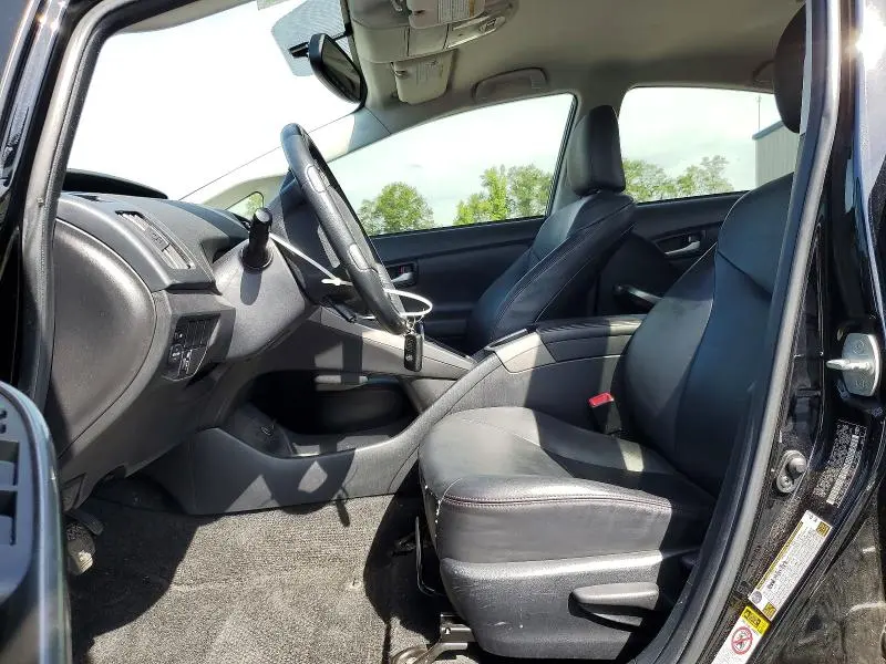 2013 TOYOTA PRIUS PERSONA SERIES SE  