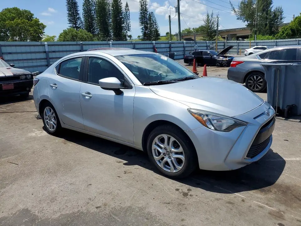 2018 TOYOTA YARIS IA BASE  