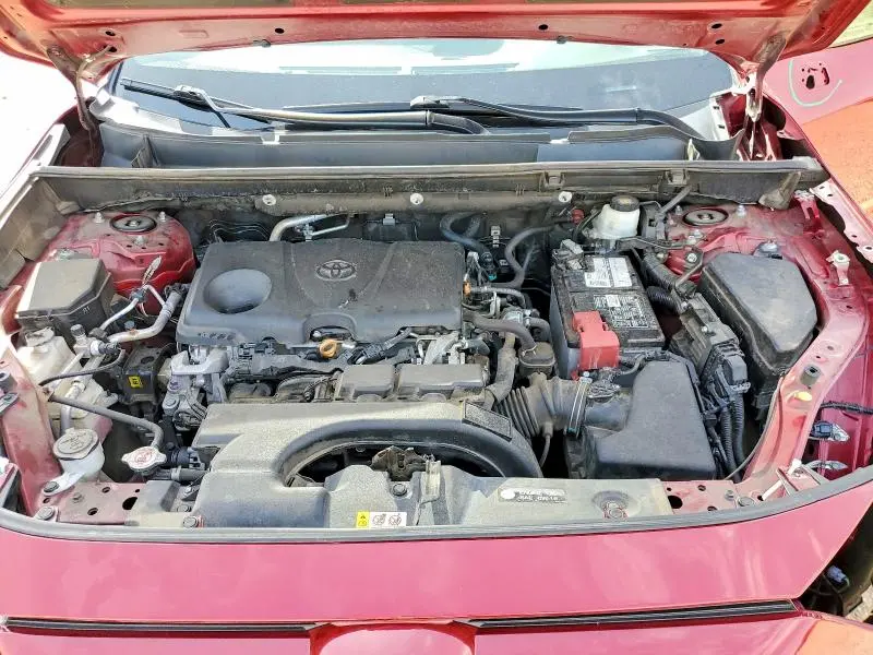 2021 TOYOTA RAV4 XLE  