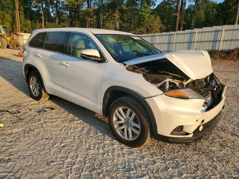 2016 TOYOTA HIGHLANDER LE  