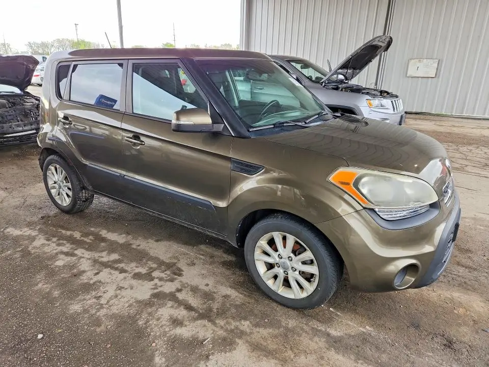 2013 KIA SOUL +  