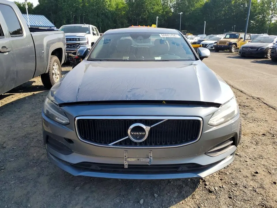 2018 VOLVO S90 T6 MOMENTUM  
