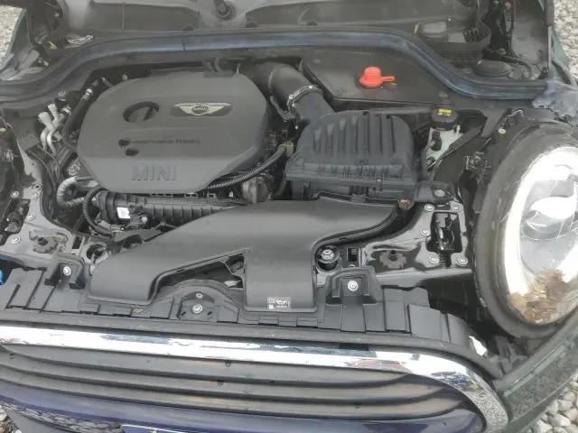 2017 MINI COOPER   