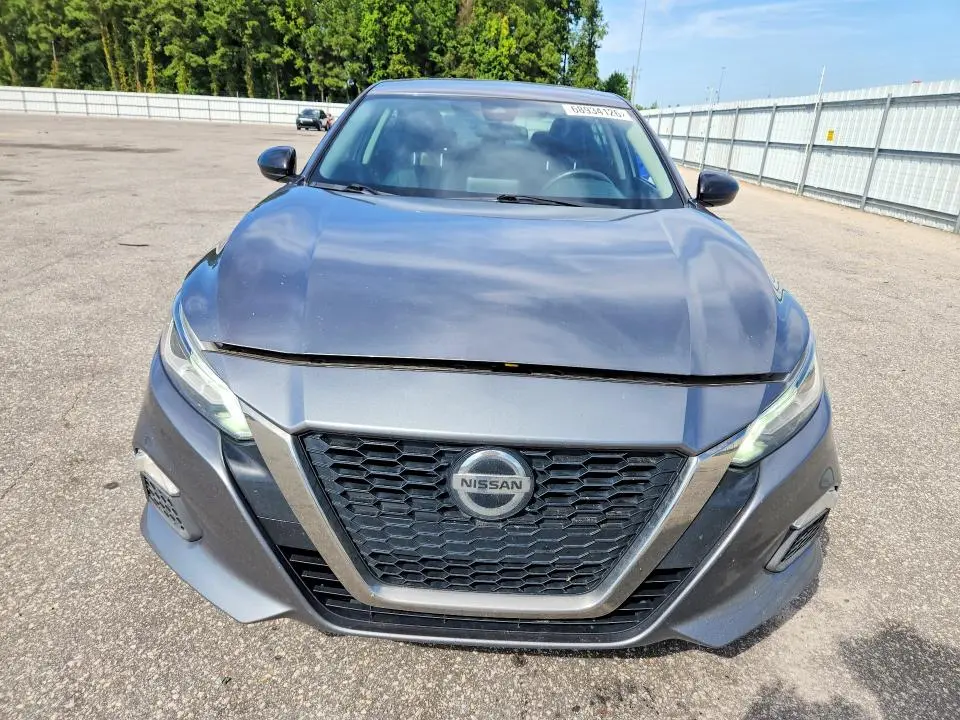 2022 NISSAN ALTIMA SR  