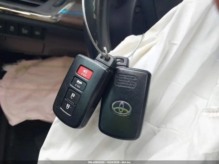 2015 TOYOTA AVALON HYBRID LIMITED