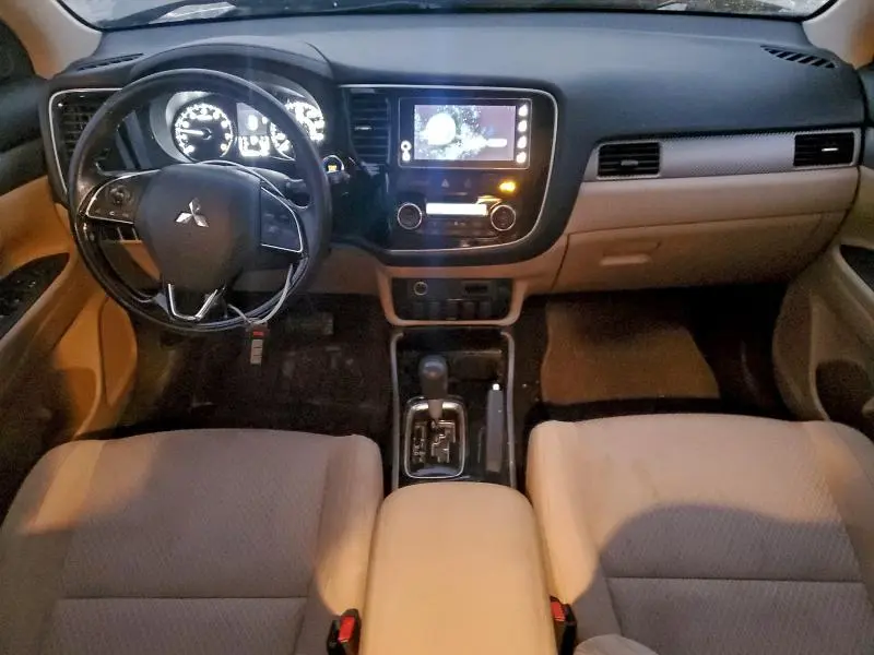 2017 MITSUBISHI OUTLANDER SE  