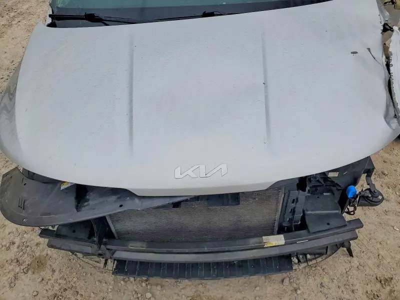 2023 KIA CARNIVAL LX  