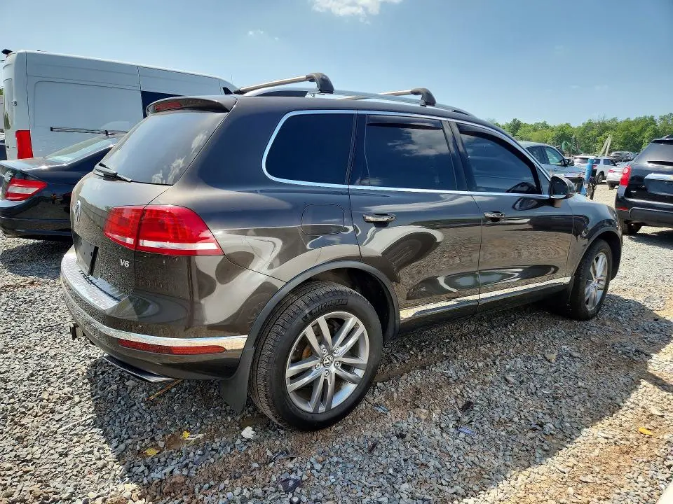 2016 VOLKSWAGEN TOUAREG SPORT  