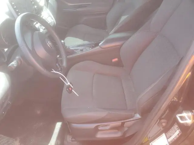 2022 TOYOTA C-HR XLE  