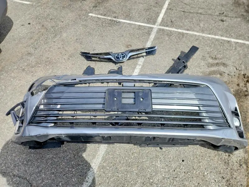 2018 TOYOTA SIENNA XLE 8-PASSENGER  