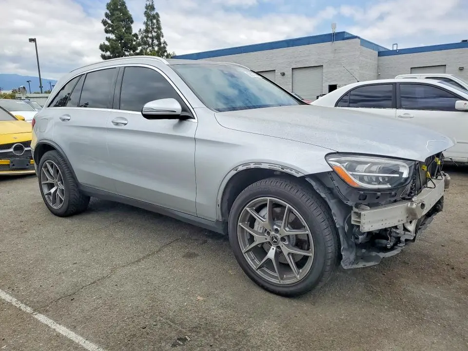 2020 MERCEDES-BENZ GLC 300  