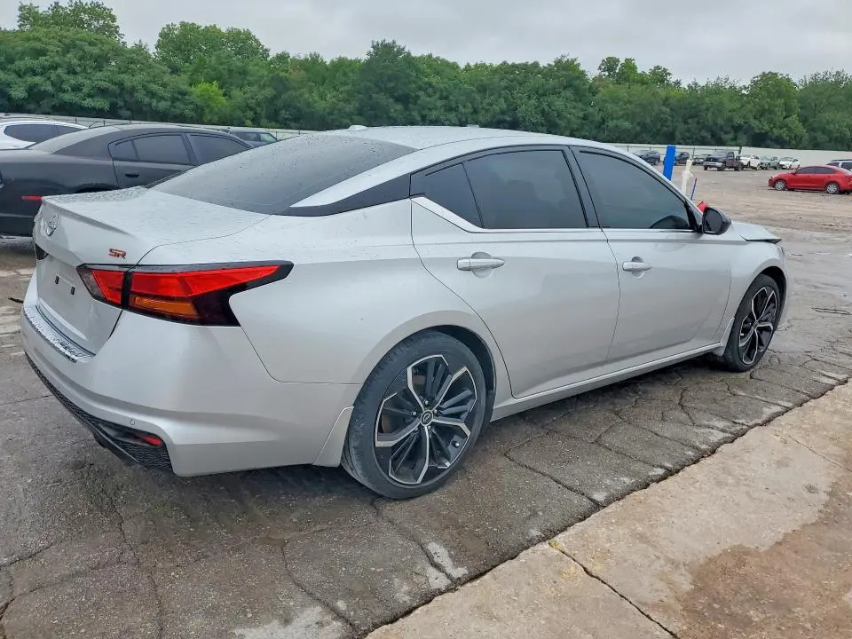 2023 NISSAN ALTIMA SR  