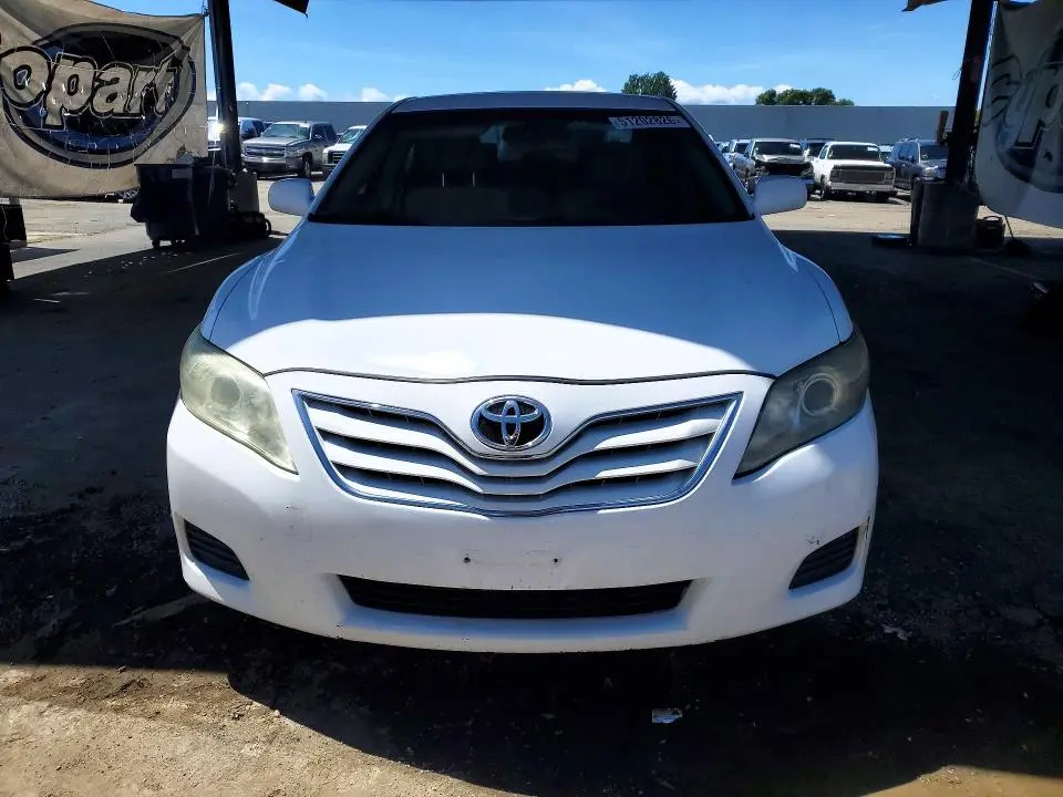 2011 TOYOTA CAMRY LE  
