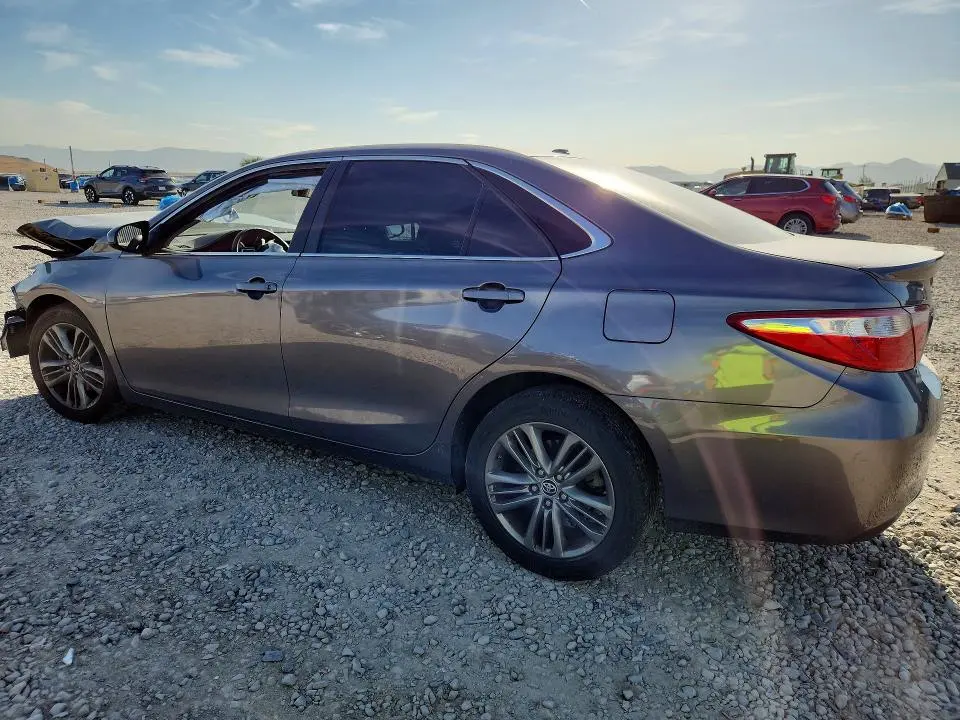 2015 TOYOTA CAMRY SE  