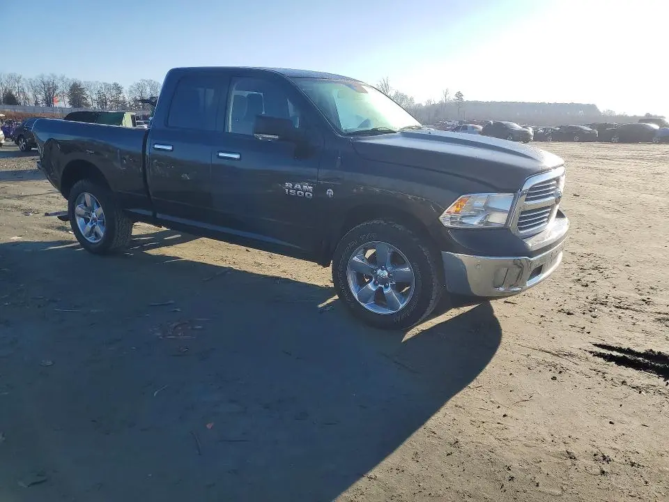 2018 RAM 1500 SLT  