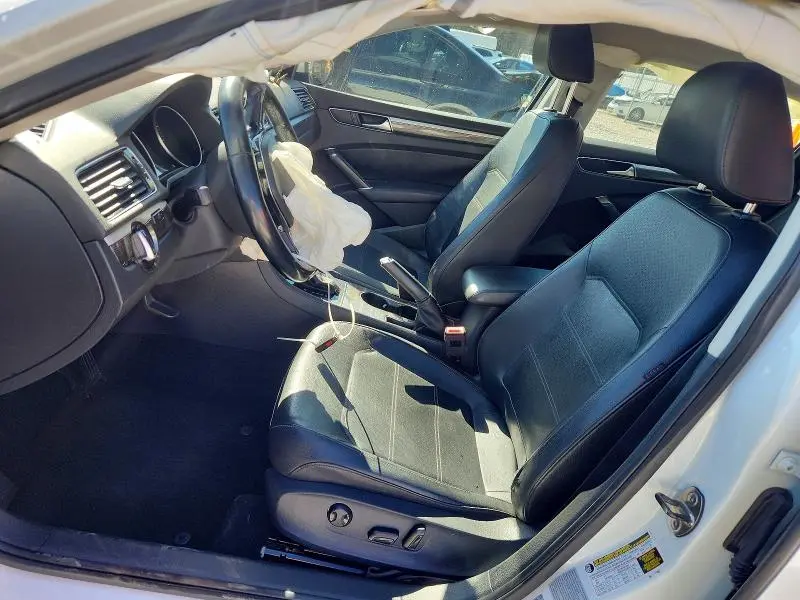 2018 VOLKSWAGEN PASSAT SE  