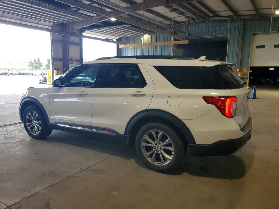 2022 FORD EXPLORER XLT  