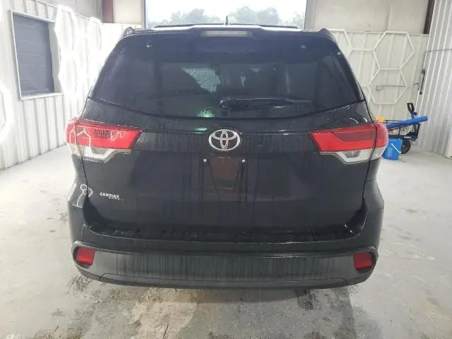 2017 TOYOTA HIGHLANDER SE  