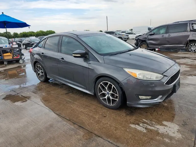 2015 FORD FOCUS SE  