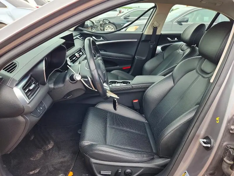 2025 GENESIS G70 2.5T STANDARD  