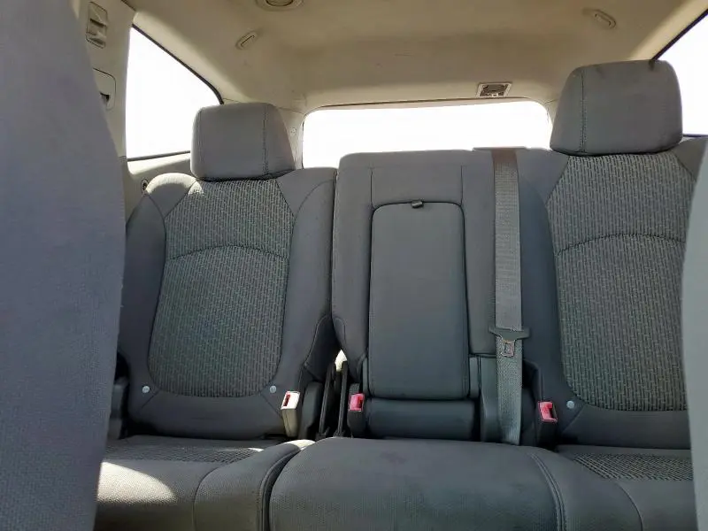 2010 CHEVROLET TRAVERSE LT  