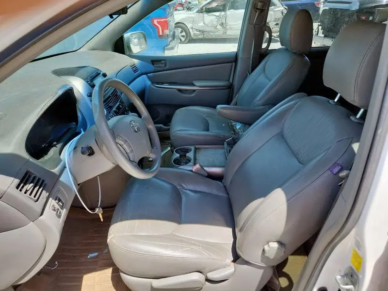 2010 TOYOTA SIENNA CE  