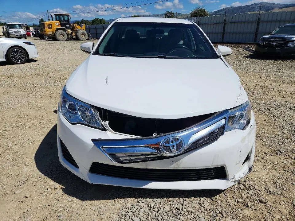 2014 TOYOTA CAMRY LE  