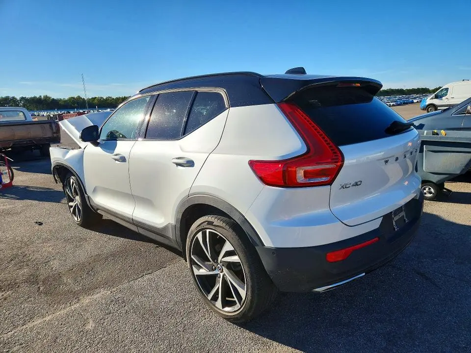 2019 VOLVO XC40 T5 R-DESIGN  