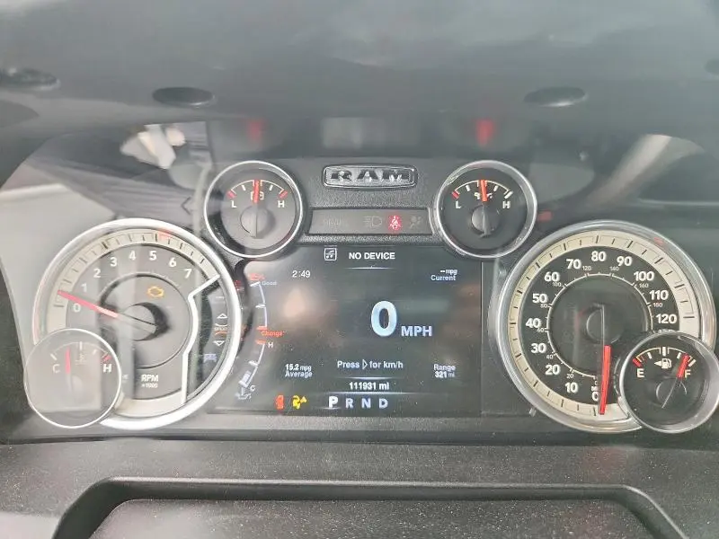 2016 RAM 1500 SLT  