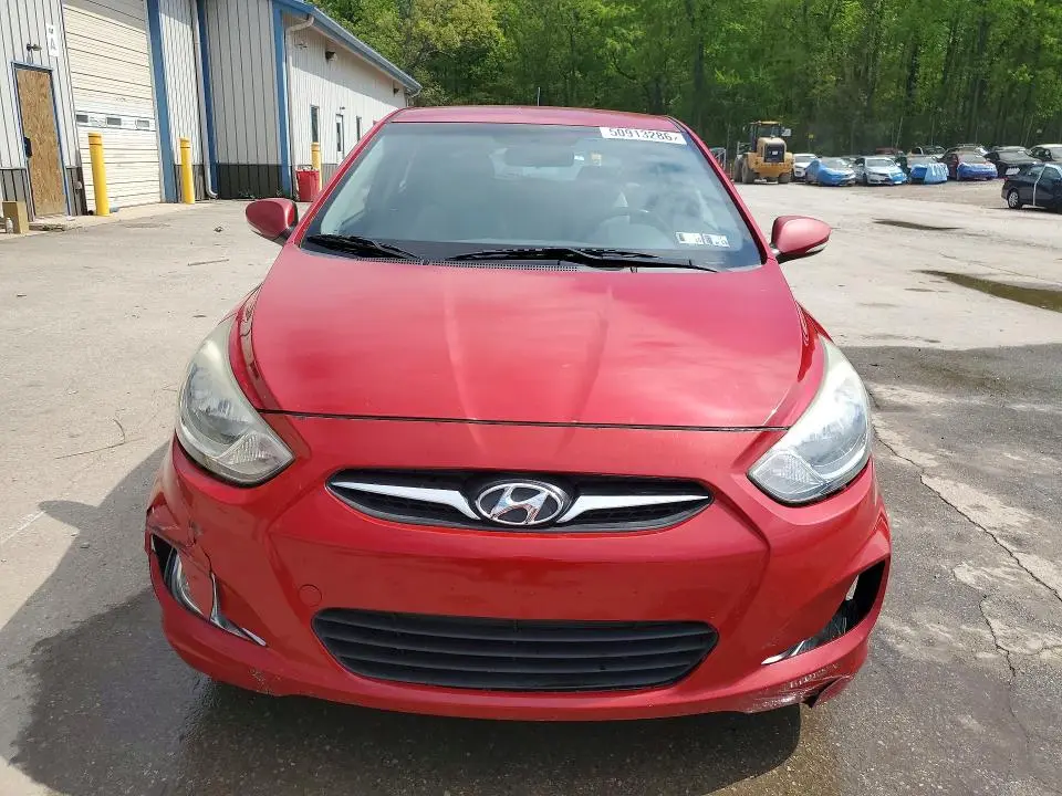 2013 HYUNDAI ACCENT SE  