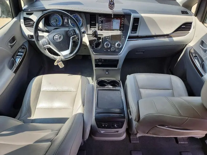 2019 TOYOTA SIENNA XLE 7-PASSENGER  