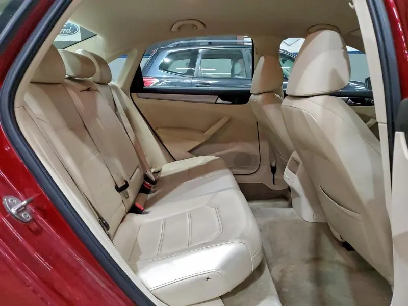 2015 VOLKSWAGEN PASSAT S  