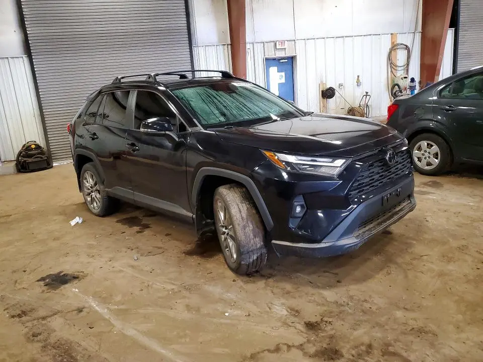 2022 TOYOTA RAV4 XLE PREMIUM  