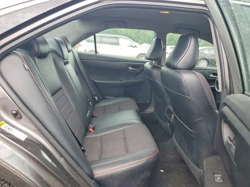 2016 TOYOTA CAMRY SE  