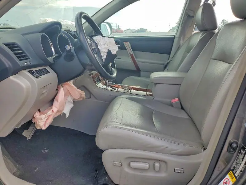 2013 TOYOTA HIGHLANDER LIMITED  