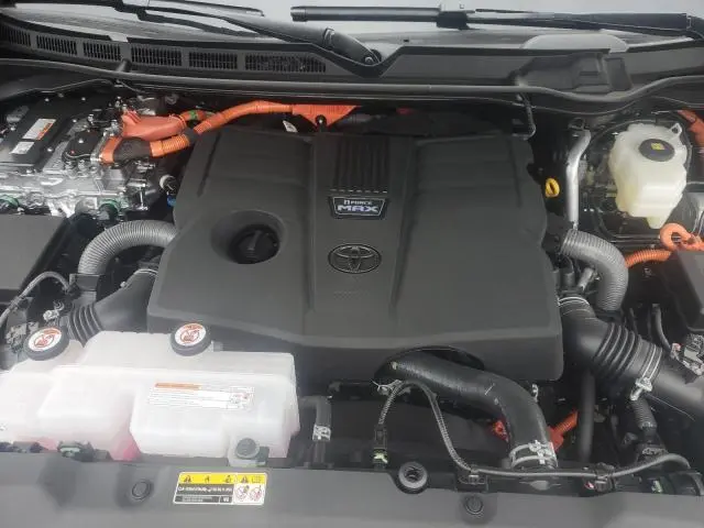 2025 TOYOTA TUNDRA CREWMAX LIMITED  