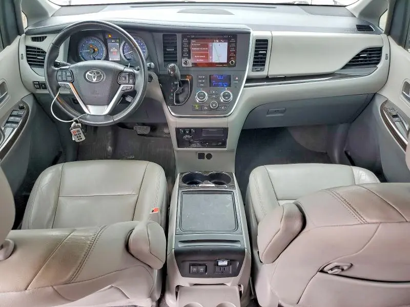 2019 TOYOTA SIENNA XLE PREMIUM 8-PASSENGER  
