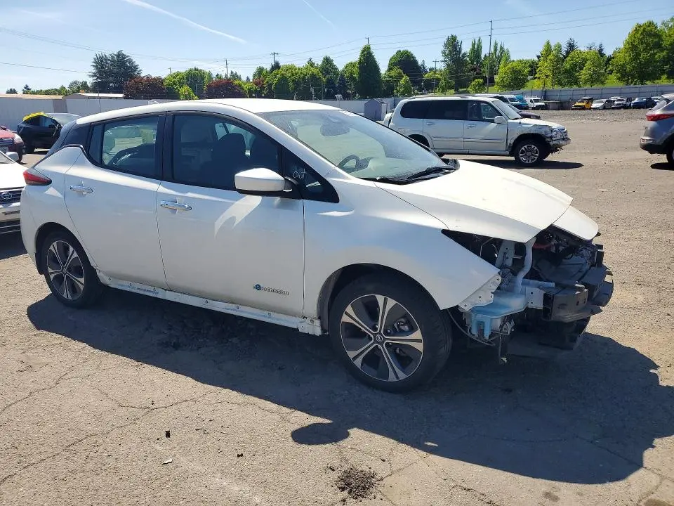 2019 NISSAN LEAF SV PLUS  