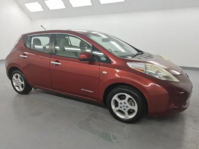 2011 NISSAN LEAF SV  